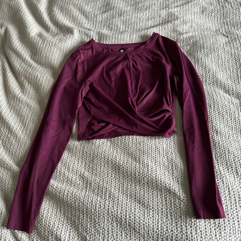 Victoria Secret Cropped Athletic Twist Front Top